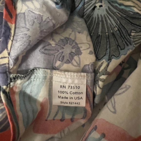 Ivy Jane Vibrant Floral V Neck Blouse, size Medium - Picture 9 of 10